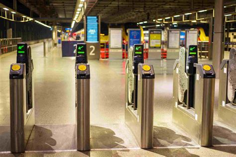 Tfl Is Scrapping Peak Fares On Fridays For Londons Tubes And Trains