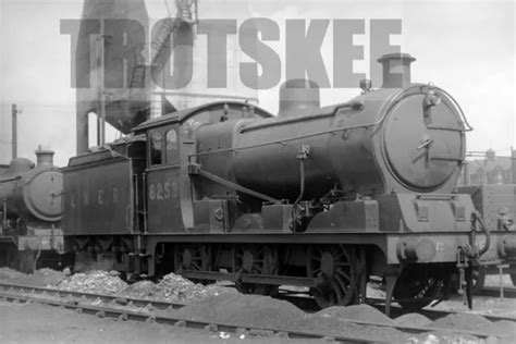 LARGER NEGATIVE LNER London North Eastern Steam Loco 8253 Norwich