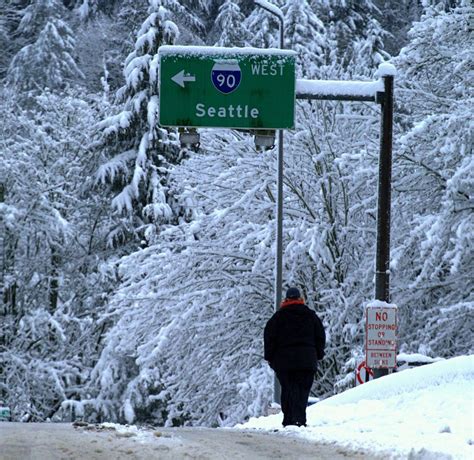 Scenes from the snowfall around the Puget Sound area | The Seattle Times