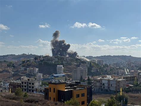 La Artillería Ataca Las Afueras De Las Ciudades De Maroun Al Ras Y