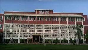 Kirori Mal College [KMC], New Delhi: Courses, Fees, Placements