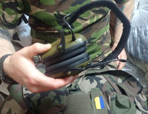 Криворожские волонтерки собирают средства на активные наушники ...