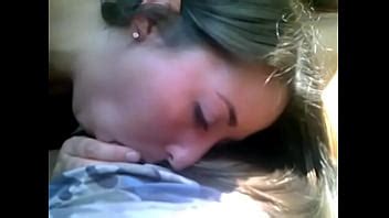 Novia Pagando Por El Viaje Con Una Mamada XVIDEOS