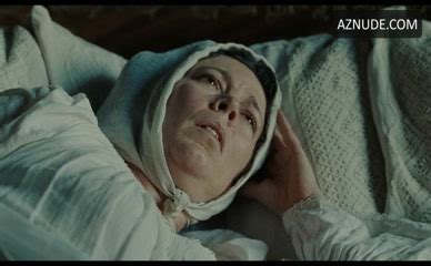 Olivia Colman Rachel Weisz Lesbian Scene In The Favourite AZNude