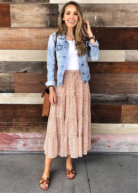 24 Easy To Wear Mom Outfits For Summer Merrick S Art Modest Outfits