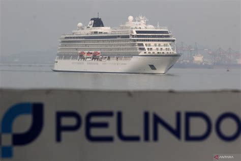 Kapal Pesiar Viking Orion Singgah Di Surabaya