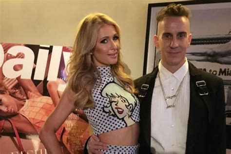 Moschino La Marca Llamativa Utilizada Por Celebrities Modaliaes