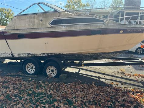 Doral Cavalier 22' Cabin Cruiser Stern & Has Trailer 1987 for sale for ...