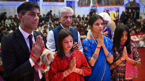 Inside photos of Rishi Sunak, Akshata Murty's Diwali celebration with family at 10 Downing ...