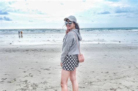 Gaya Liburan Artis Di Pantai Tetap Cantik Tanpa Bikini My XXX Hot Girl