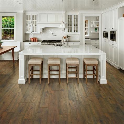 Pergo Outlast W Honeysuckle Oak Waterproof Laminate Wood Flooring Lf000988plt The Home Depot