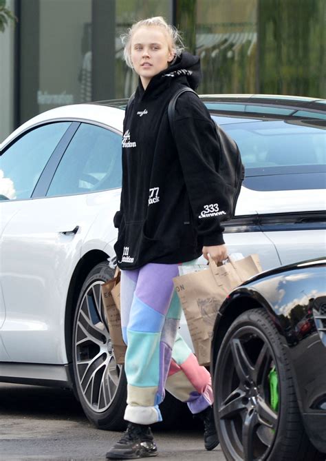 Jojo Siwa Out Shopping For Groceries In Los Angeles 02062023 Hawtcelebs