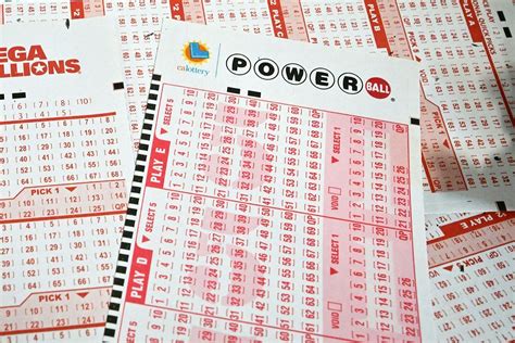 Powerball Jackpot Surges To An Estimated 1 3 Billion After No Big