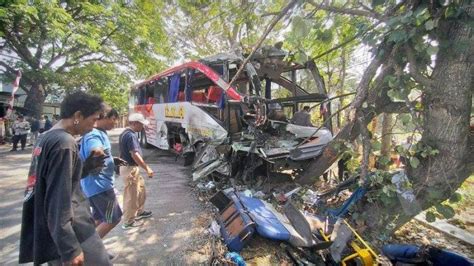 Tabrakan Bus Eka Vs Bus Sugeng Rahayu 3 Tewas Termasuk 2 Sopir 15