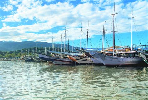 Passeio De Escuna Em Paraty Conhecendo A Praia Da Lula Lagoa Azul