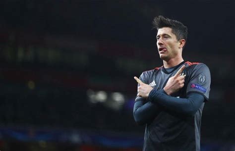 Robert Lewandowski kim jest wiek wzrost życiorys i życie prywatne