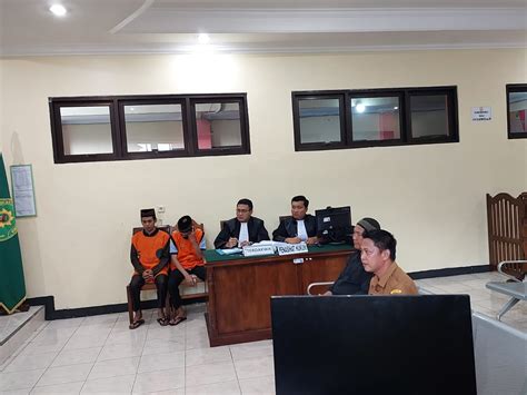 SIDANG DUGAAN REKAYASA PEMERASAN SAKSI DAN TERDAKWA SALING BANTAH