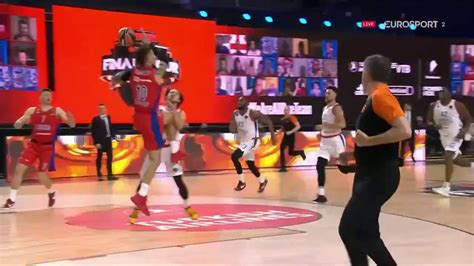 Basket Eurolega il CSKA rimonta da 21 ma si ferma sul più bello