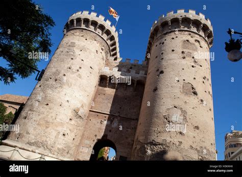 Las Torres De Quart Quart A La Entrada Del Casco Antiguo De Valencia