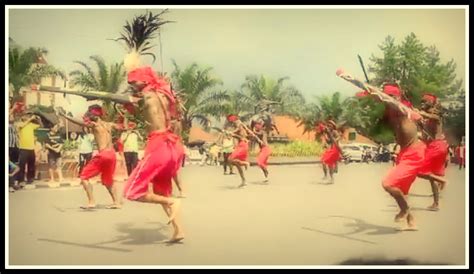 Tari Cakalele Tarian Tradisional Dari Maluku Utara Cinta Indonesia