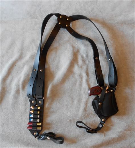 Hunting BLACK SHOULDER HOLSTER for BOND ARMS DERRINGER Sporting Goods