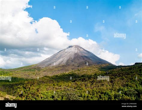 Mount Arenal Costa Rica Stock Photo Alamy