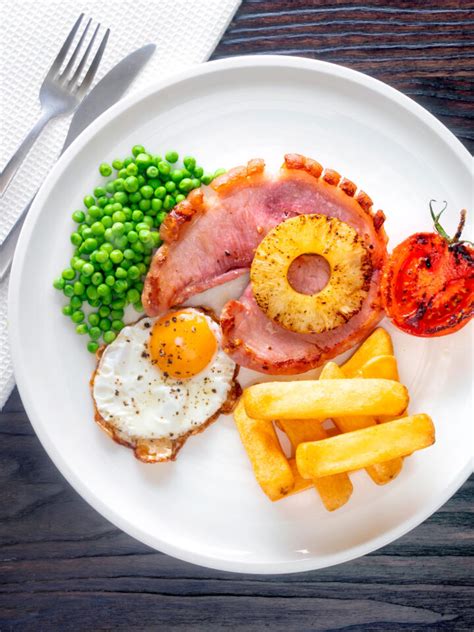 Gammon Egg and Chips with Pineapple and Tomato - Krumpli