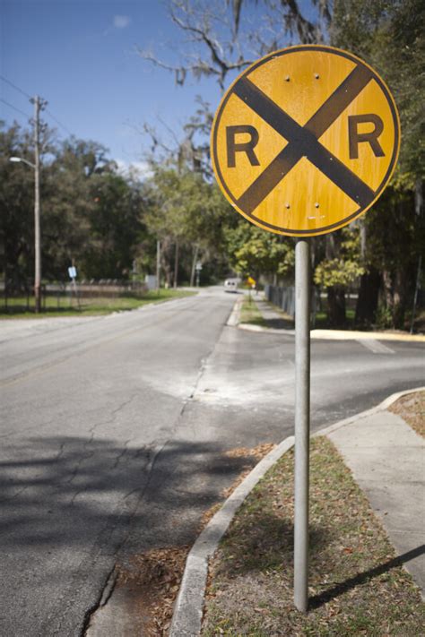 Railroad Crossing Sign | ClipPix ETC: Educational Photos for Students ...