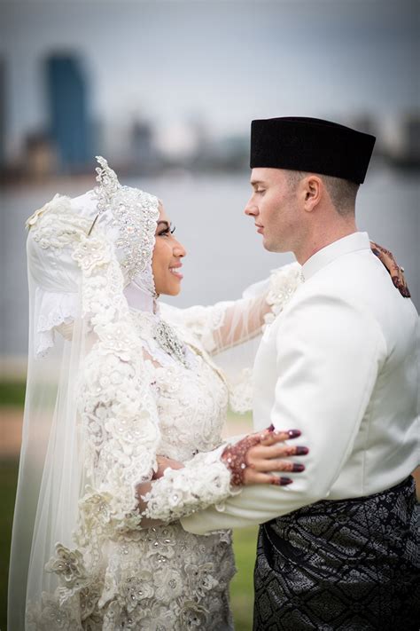 Siti Justin Celebrate In Style With Traditional Malay Wedding