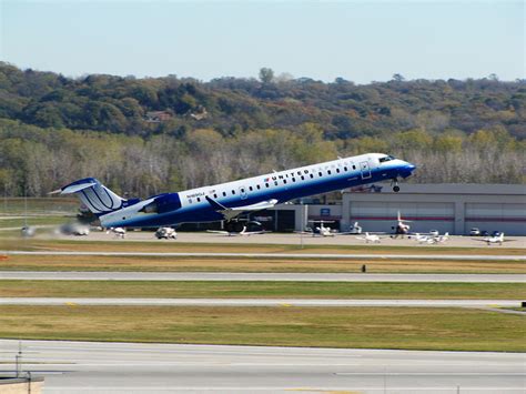 Air safety incidents for Canadair CRJ-700 - AeroInside