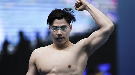 China S Qin Haiyang Refreshes Men S M Breaststroke Asian Record