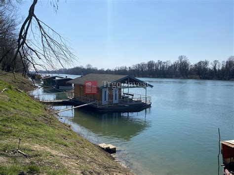 Splav Na Savi Splavarska Ulica Slavonski Brod Ku A Povr Ina M