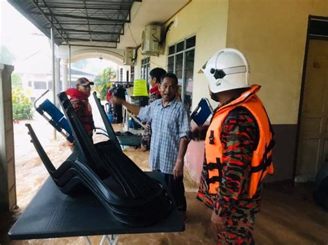 Banjir Kilat Kereta Tenggelam Di Pokok Sena Kosmo Digital