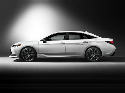 Toyota Avalon by Model Year & Generation - CarsDirect