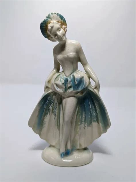 FIGURINE VINTAGE EN porcelaine de danseuse allemande marquée A 34 sur