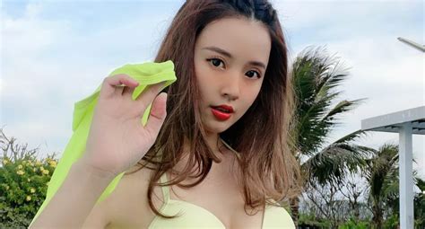 Midu khoe dáng bikini gợi cảm nhân ngày 8 3 Báo Pháp Luật TP Hồ Chí Minh