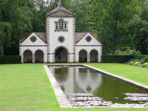 Traveler Guide: Bodnant Garden