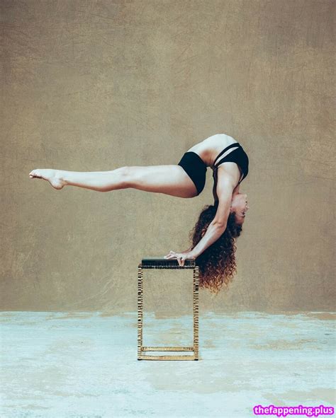 Sofie Dossi Sofiedossi Nude Onlyfans Photo The Fappening Plus