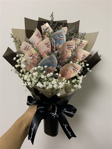 Money bouquet , Hobbies & Toys, Stationery & Craft, Flowers & Bouquets on Carousell