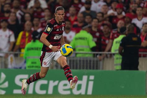 Aposentadoria Renovação De Contrato Ou Saída Do Flamengo Filipe Luís