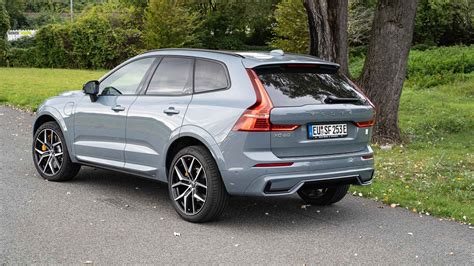 Volvo XC60 Recharge T8 AWD Polestar Engineered Ein SUV Mit Zwei