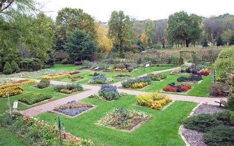 Dubuque Arboretum And Botanical Gardens Alchetron The Free Social