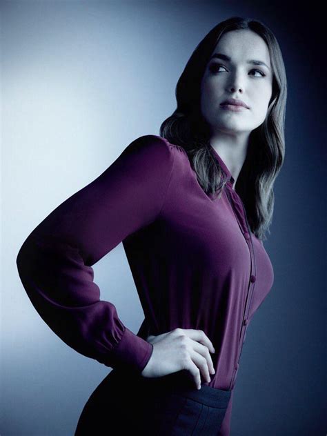 Elizabeth Henstridge R Celebs