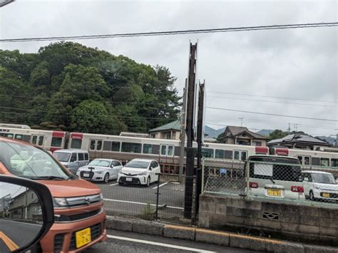 山陽本線 西広島駅で人身事故、貨物がエアセクションに停車して再開出来ず周辺の踏切が閉まったままで学生が登校出来ない事案発生「ホームに足止めされ