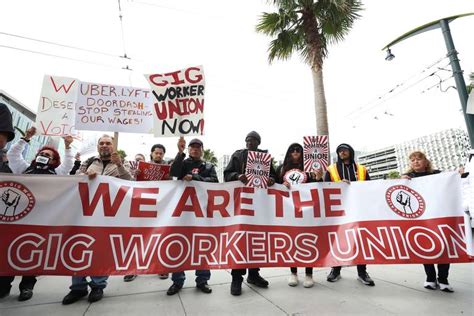 Protesto de entregadores em frente à sede da Uber nos EUA 18 10 2022