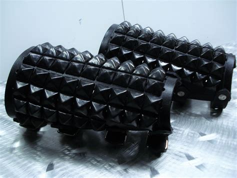 ANAL BLAST STUDDED LEATHER GAUNTLET MDLUG