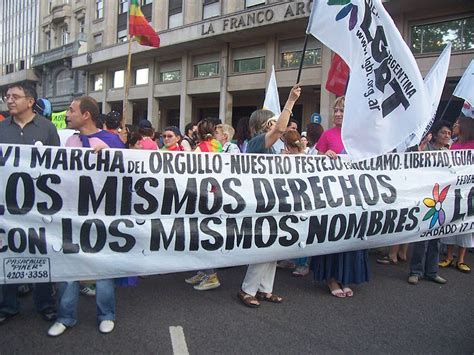Biblioteca DmasI Día Internacional del Orgullo Gay