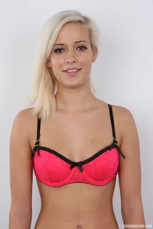 Bleach Blonde With Small Tits And White Nails Spreads He XXX Dessert