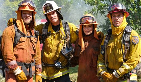 Fire Country Cast Who Plays Bode Gabriela Jake And Manny