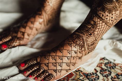 Unique Indian Bridal Mehndi Feet Art Photo 210389